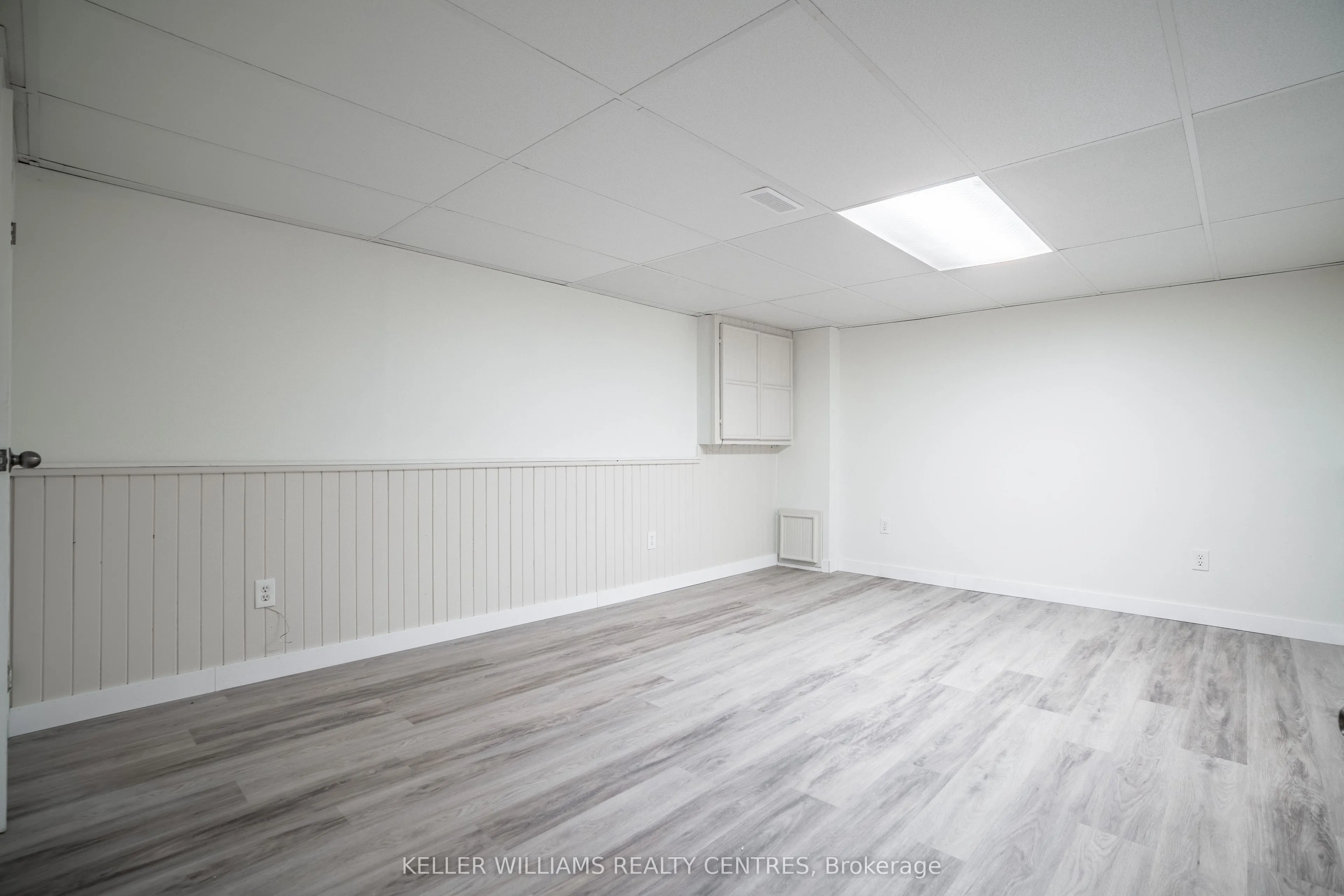 6131 Valley Way