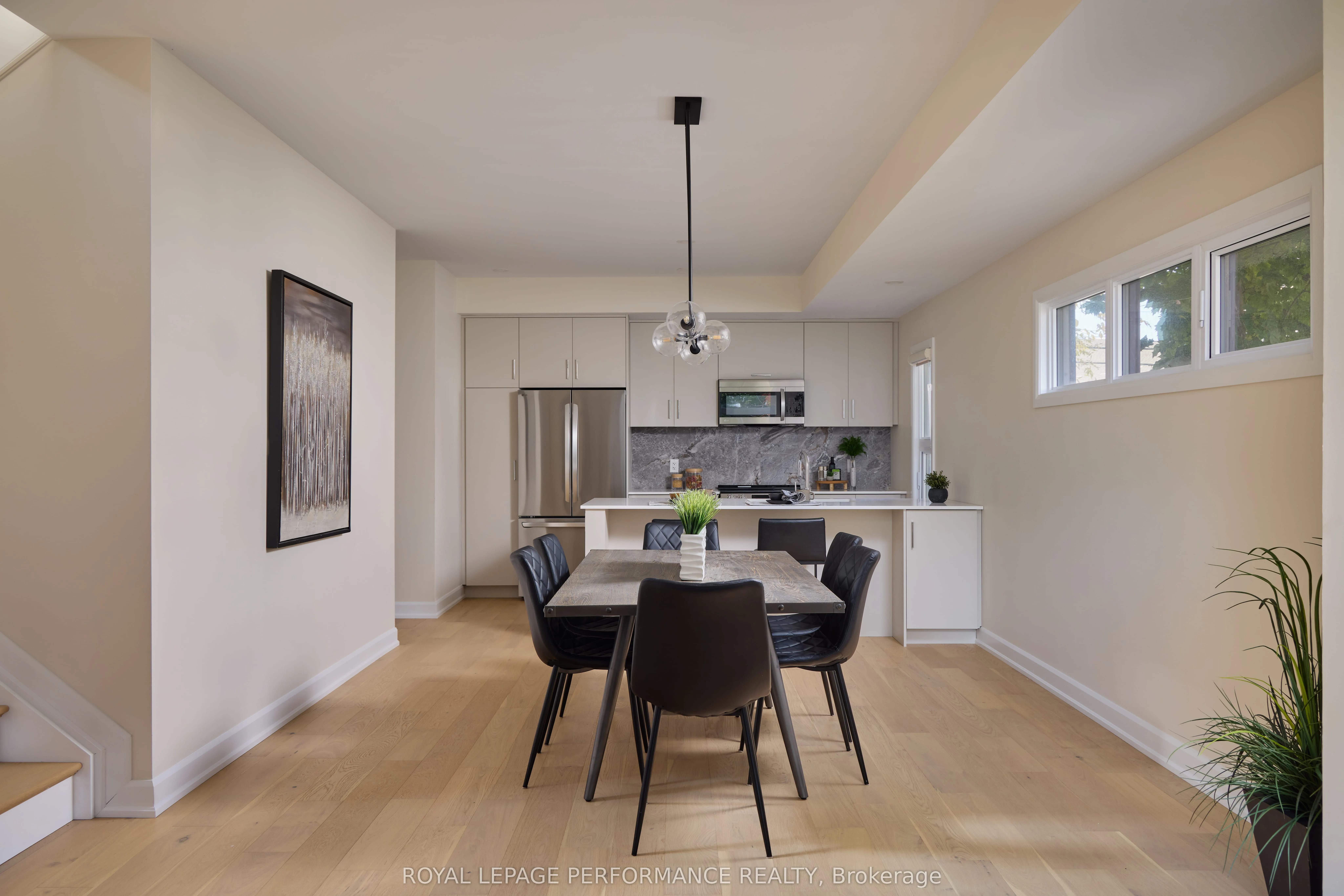 417 TWEEDSMUIR Avenue, #B