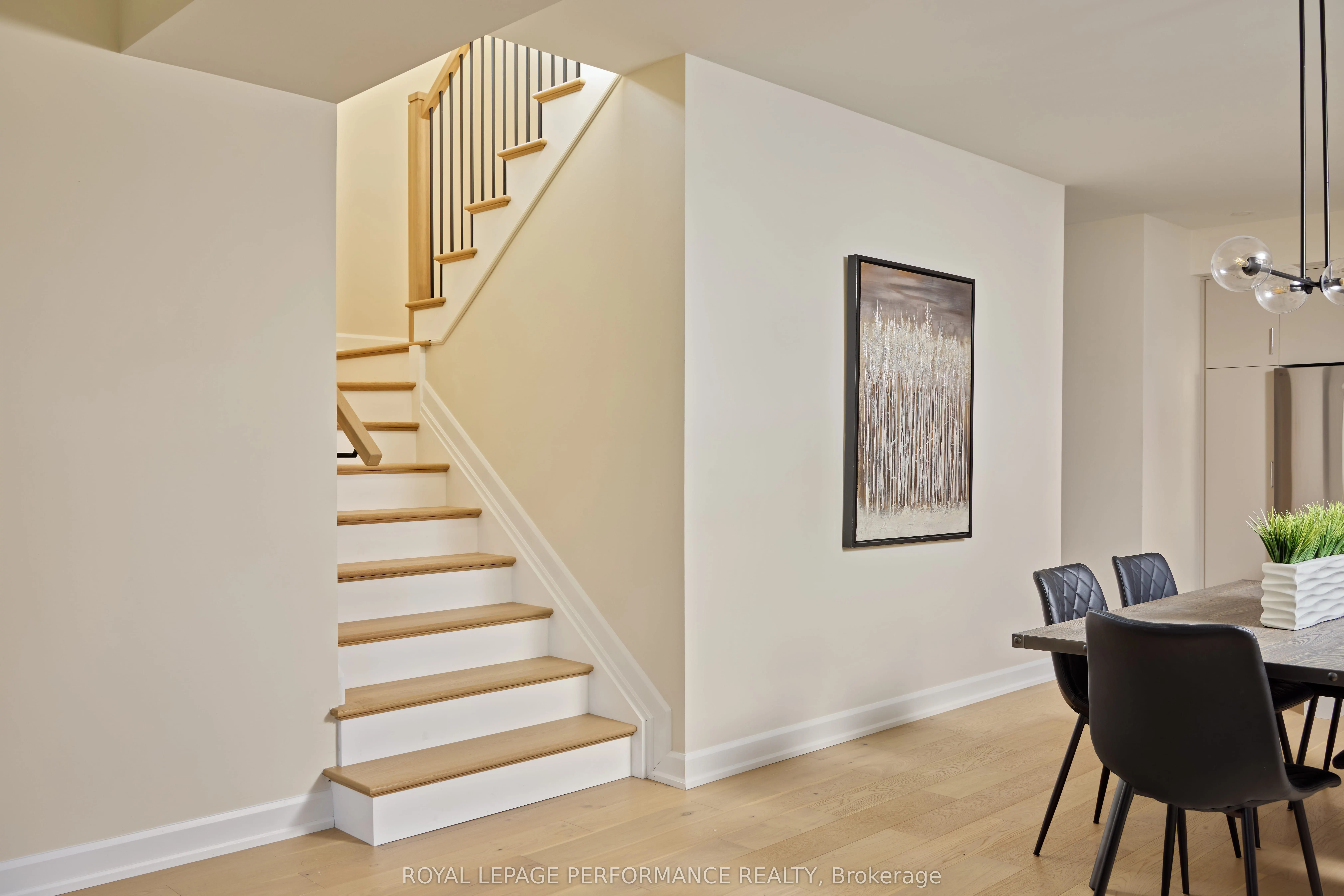 417 TWEEDSMUIR Avenue, #B