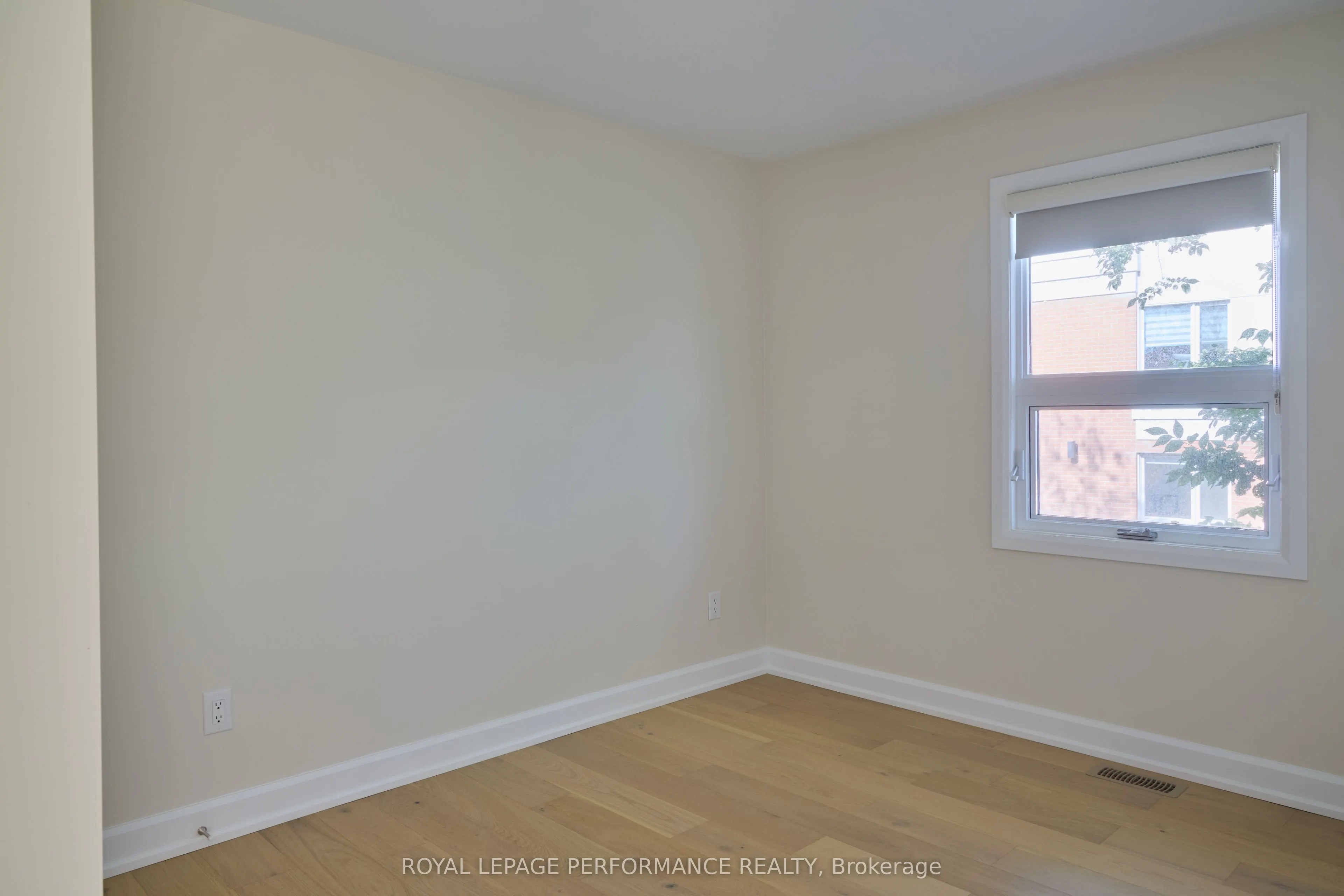 417 TWEEDSMUIR Avenue, #B
