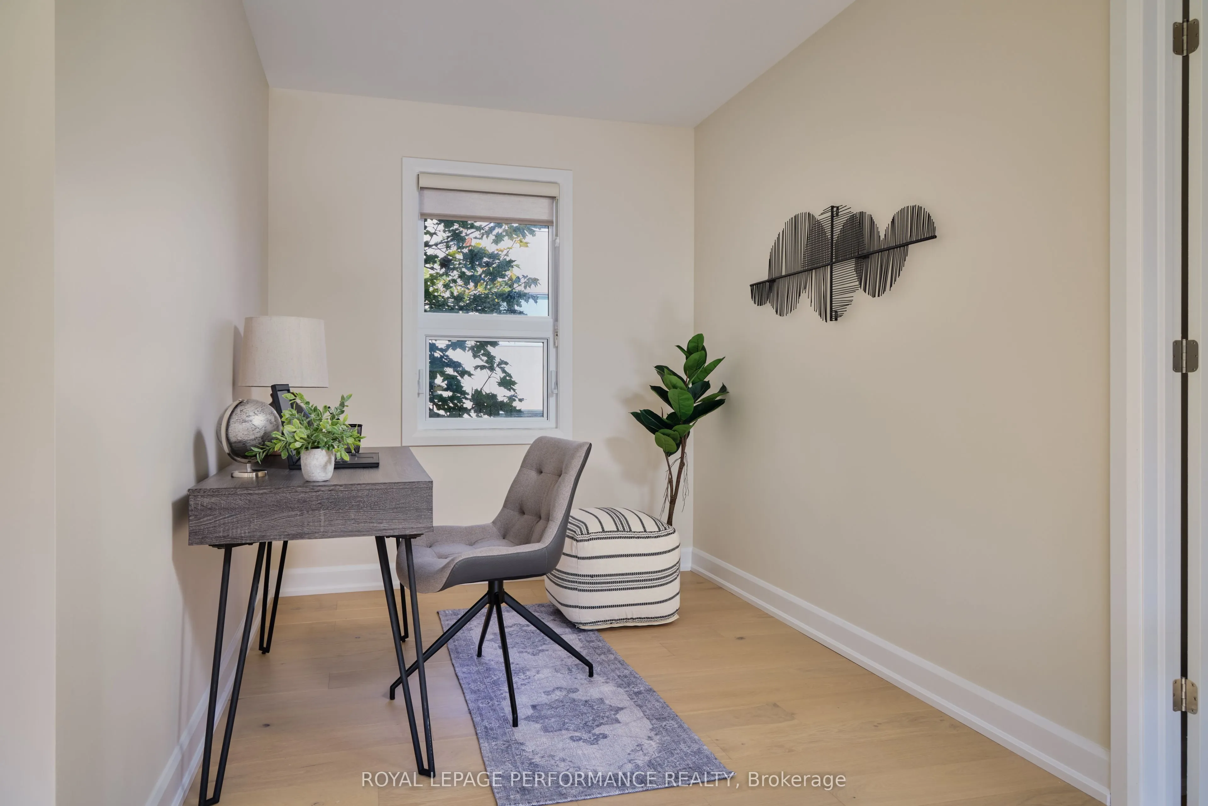 417 TWEEDSMUIR Avenue, #B