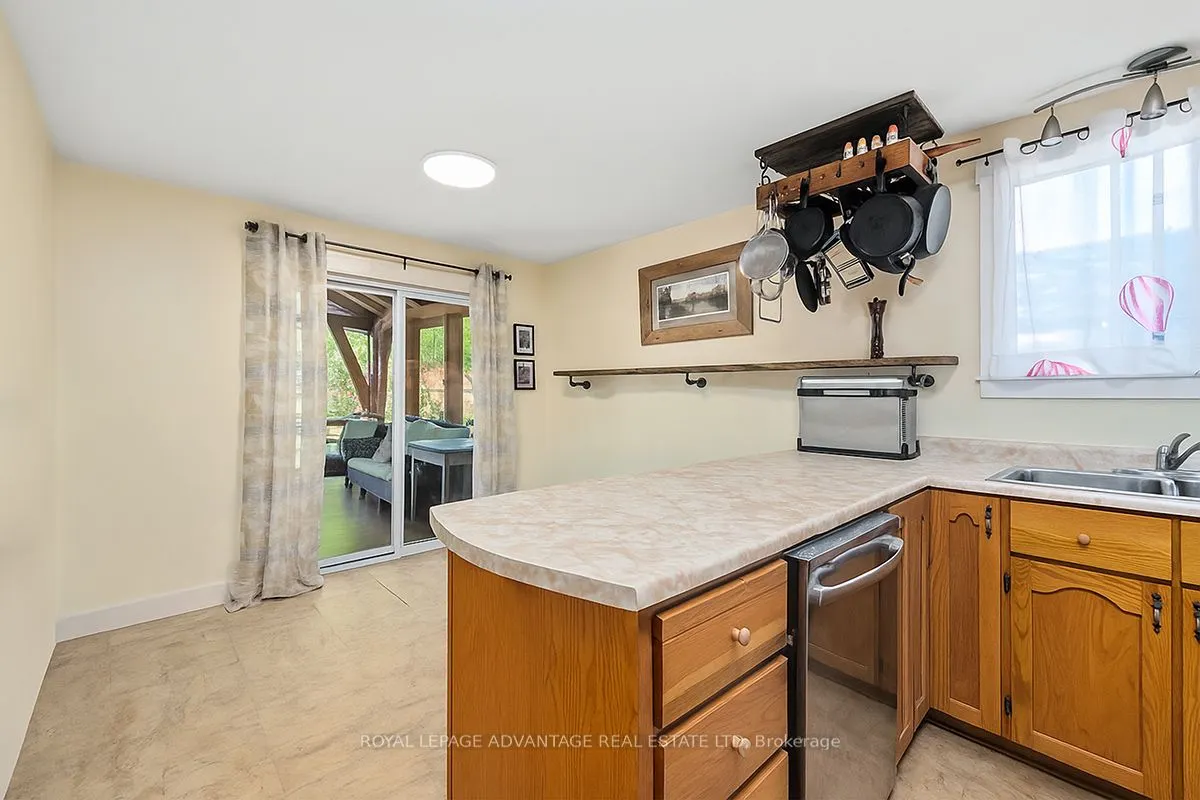 74 Beckwith Street E