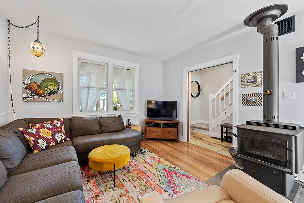 74 Beckwith Street E