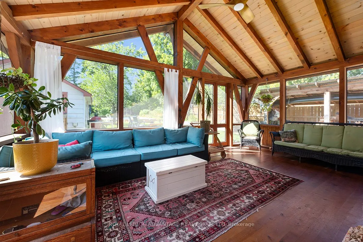 74 Beckwith Street E