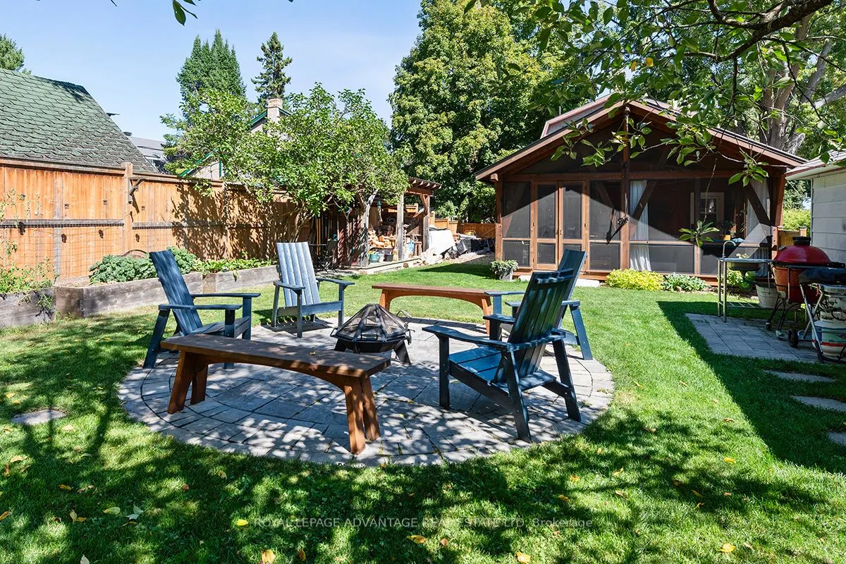 74 Beckwith Street E