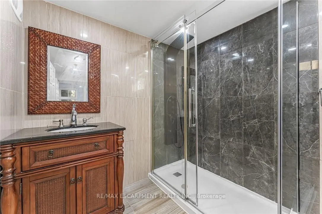 6122 Mayfair Drive