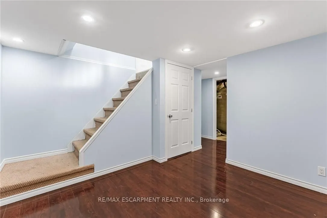 6122 Mayfair Drive