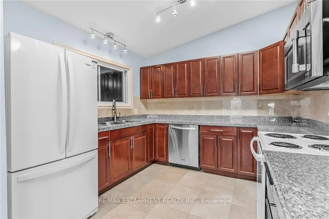 6122 Mayfair Drive