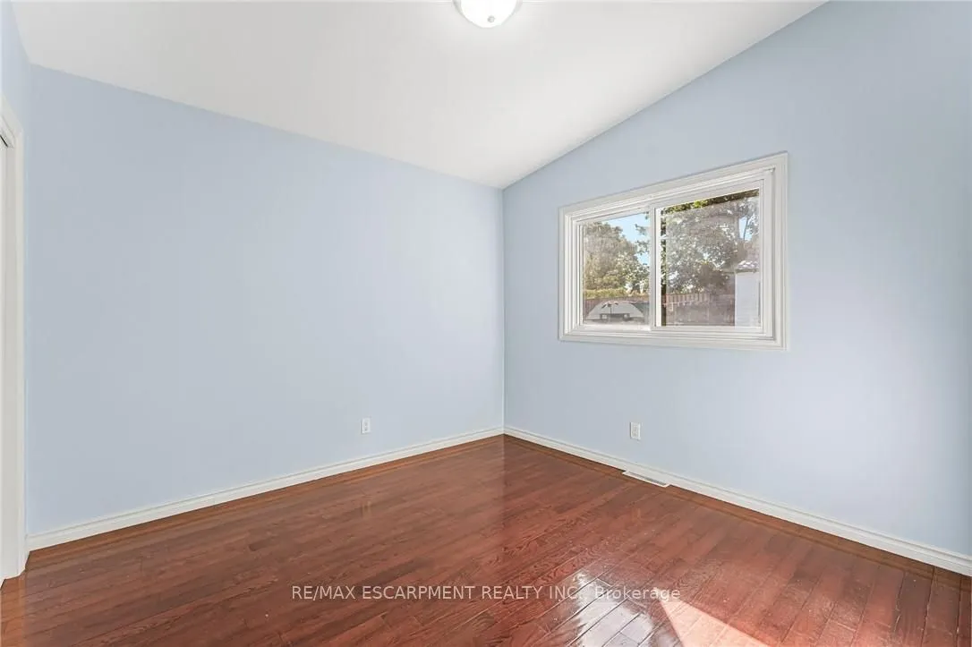 6122 Mayfair Drive