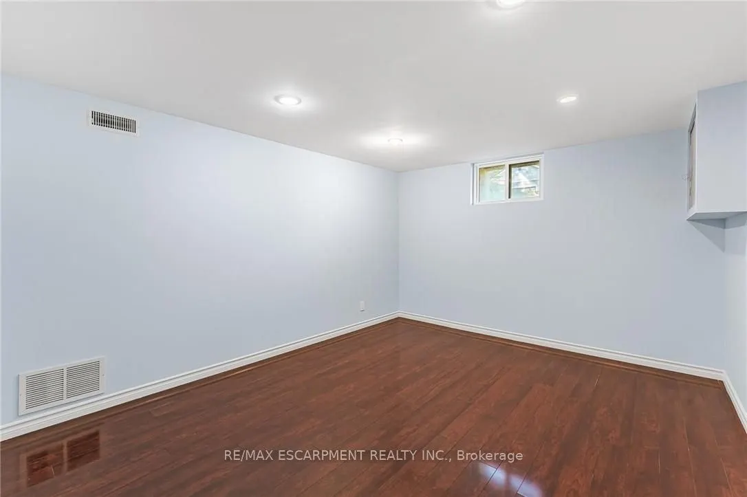 6122 Mayfair Drive