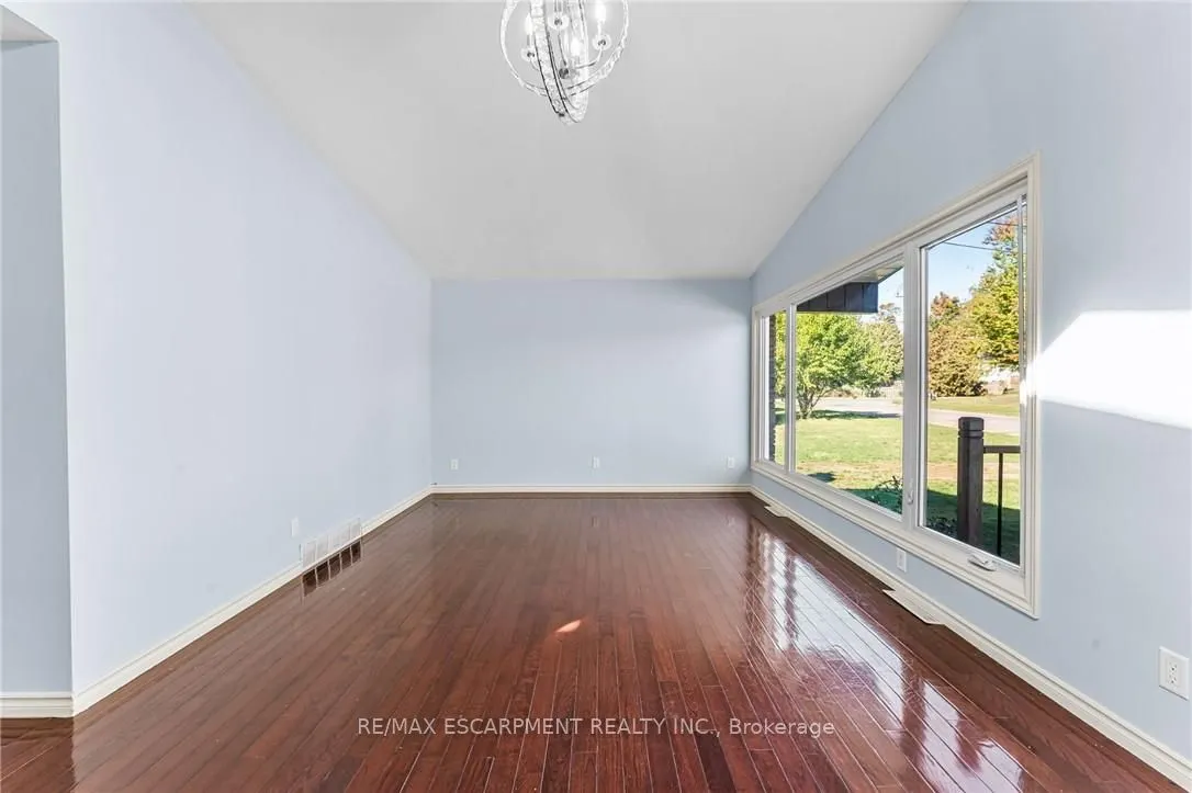 6122 Mayfair Drive