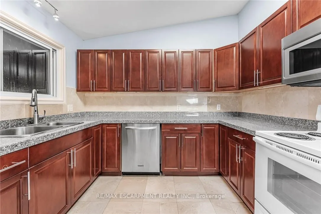 6122 Mayfair Drive