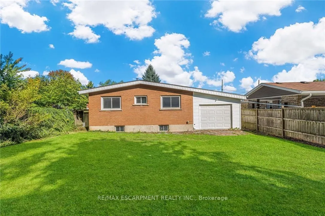 6122 Mayfair Drive