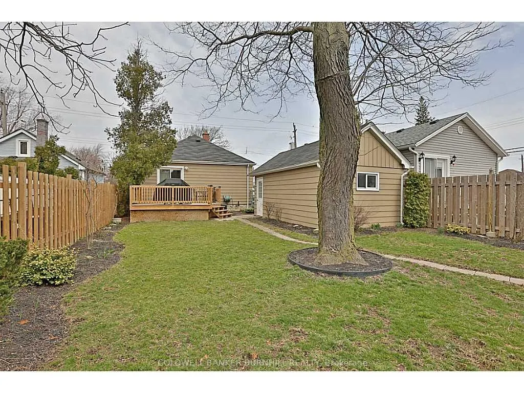 606 Brucedale Avenue E, #Upper L