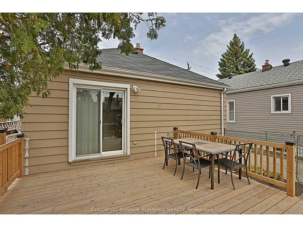 606 Brucedale Avenue E, #Upper L