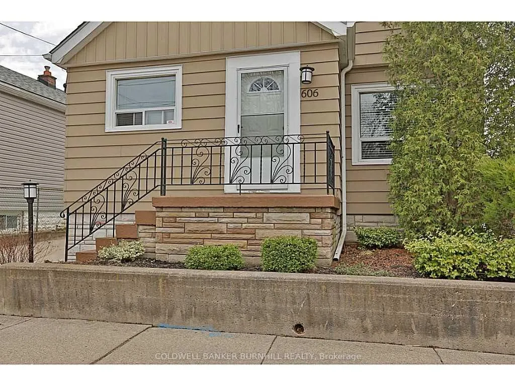606 Brucedale Avenue E, #Upper L
