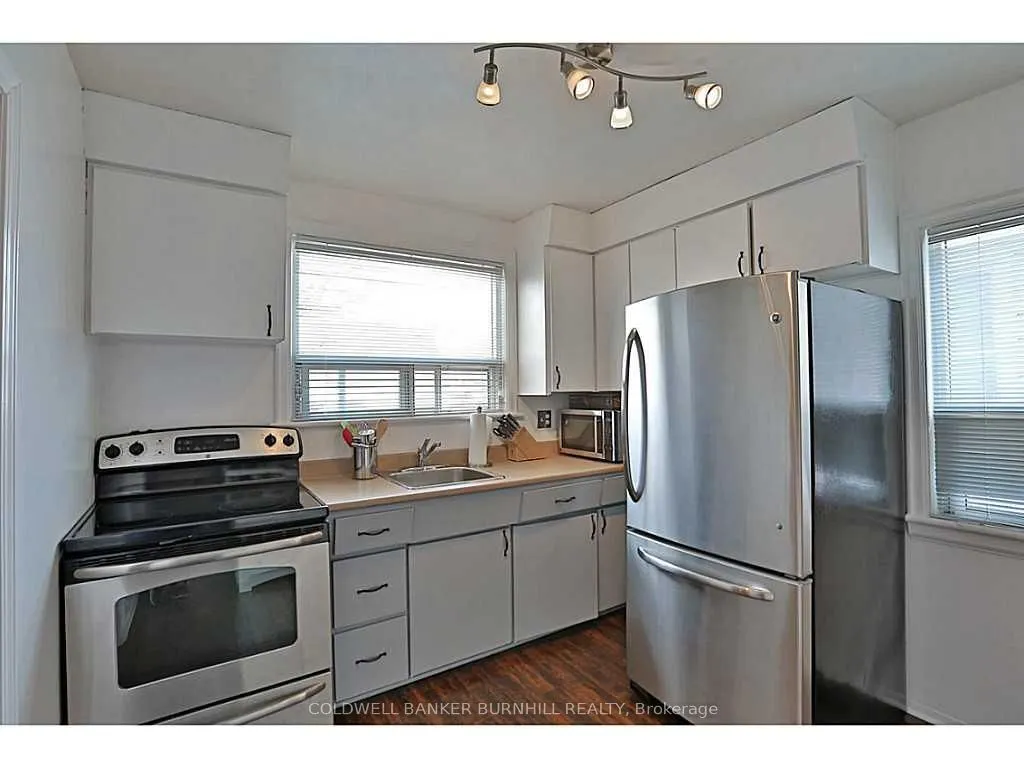 606 Brucedale Avenue E, #Upper L