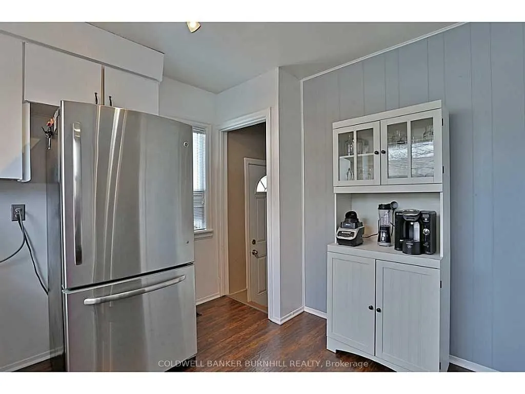 606 Brucedale Avenue E, #Upper L