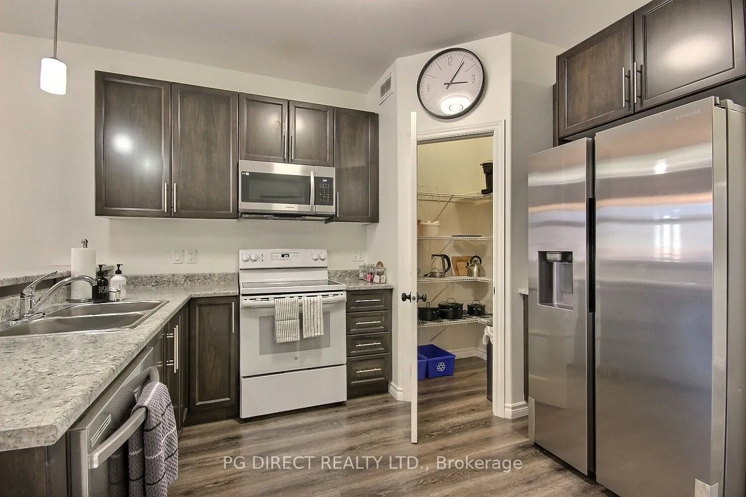 60 Ledgerock Court