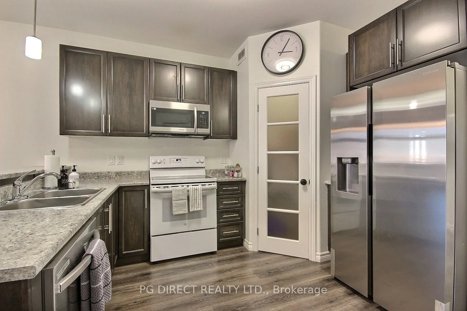 60 Ledgerock Court