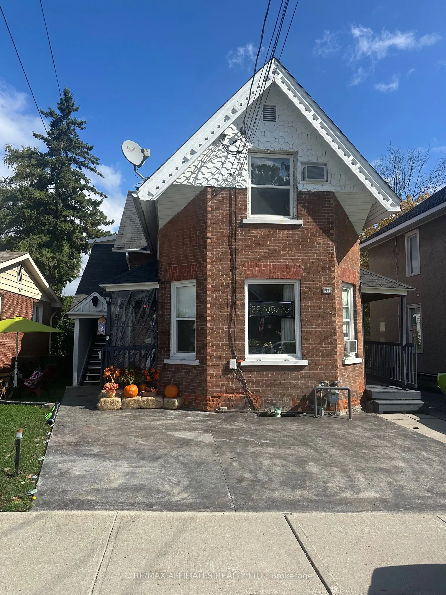 71 McGonigal Street W