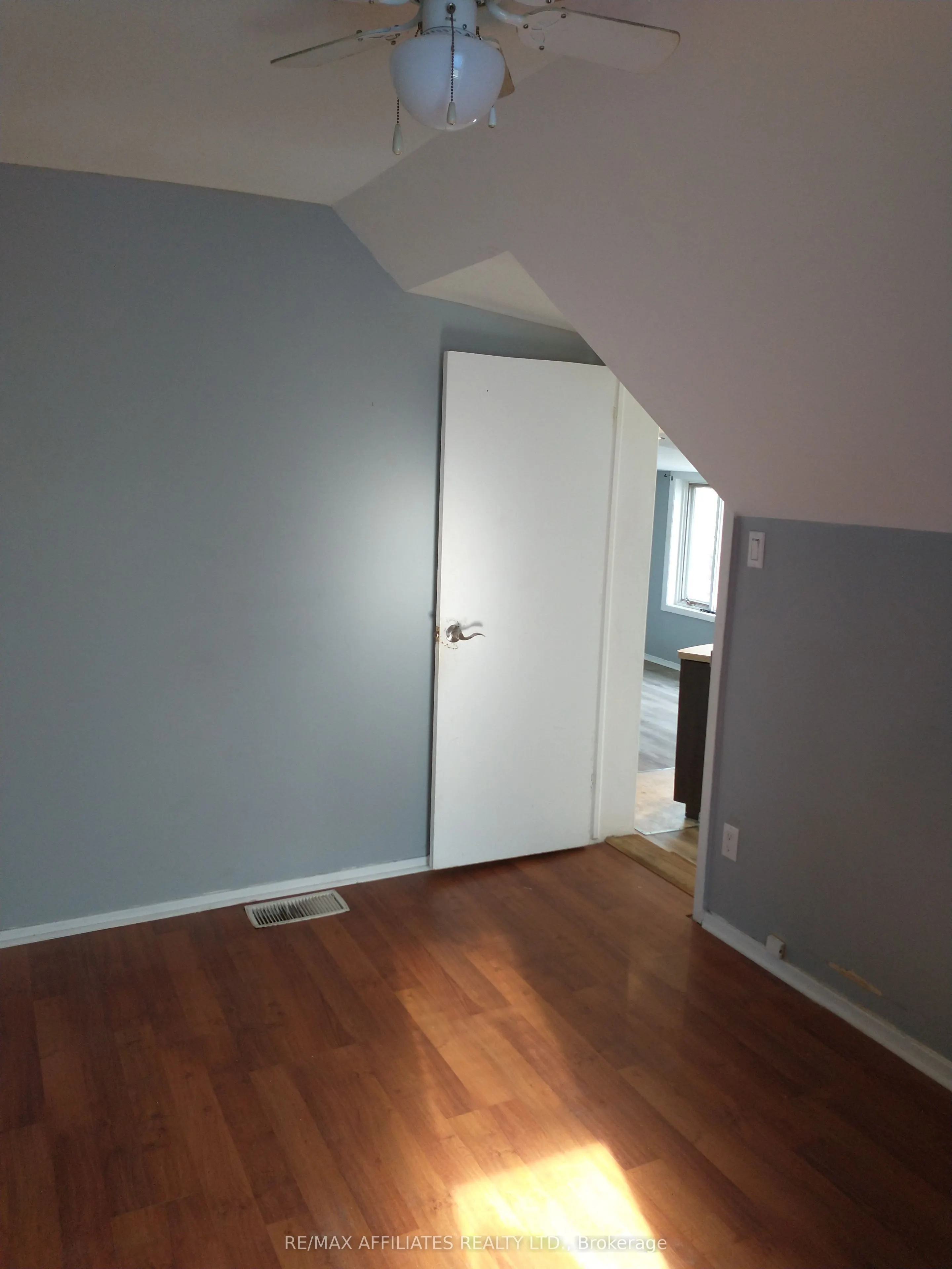 71 McGonigal Street W