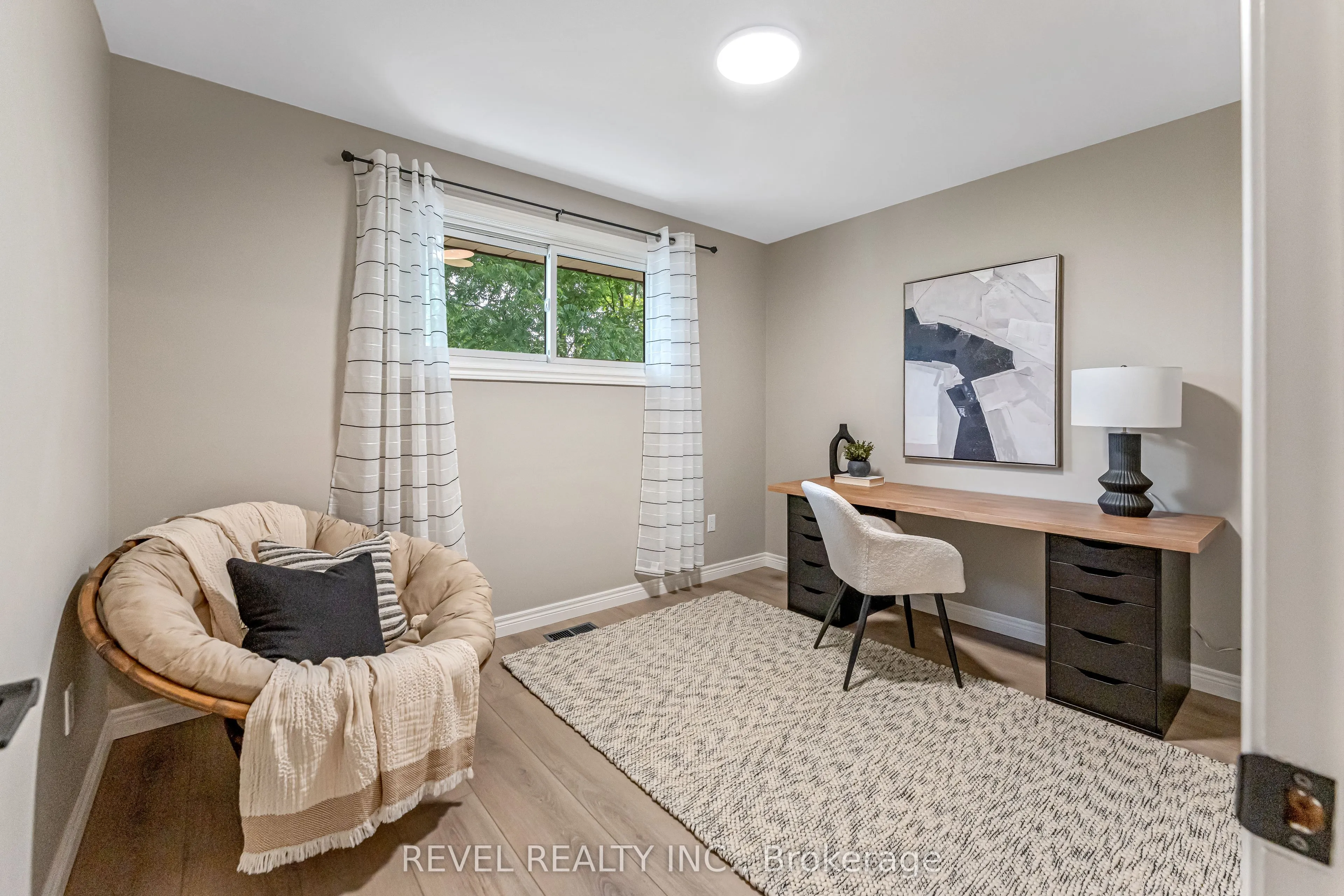 323 Hixon Road