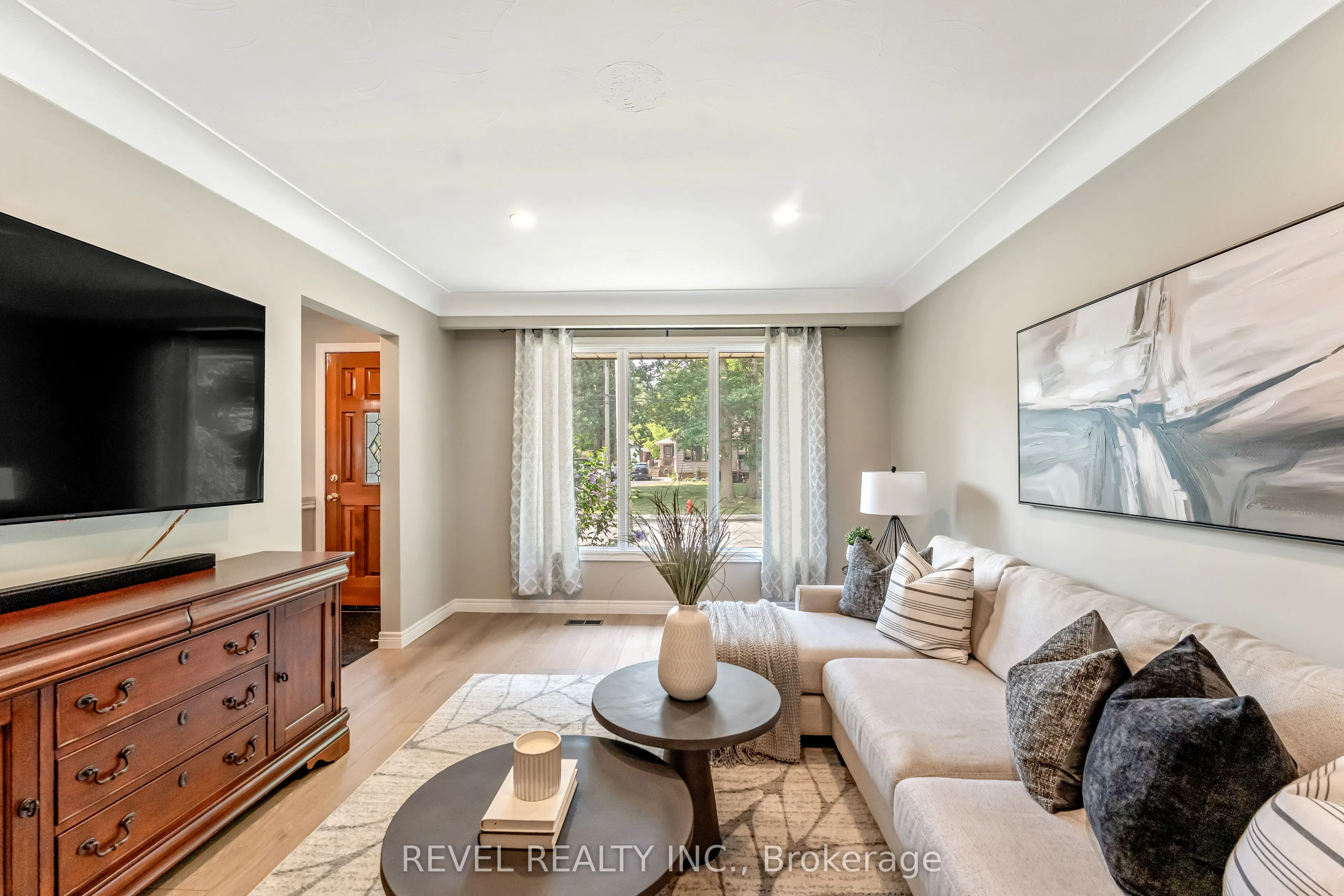 323 Hixon Road