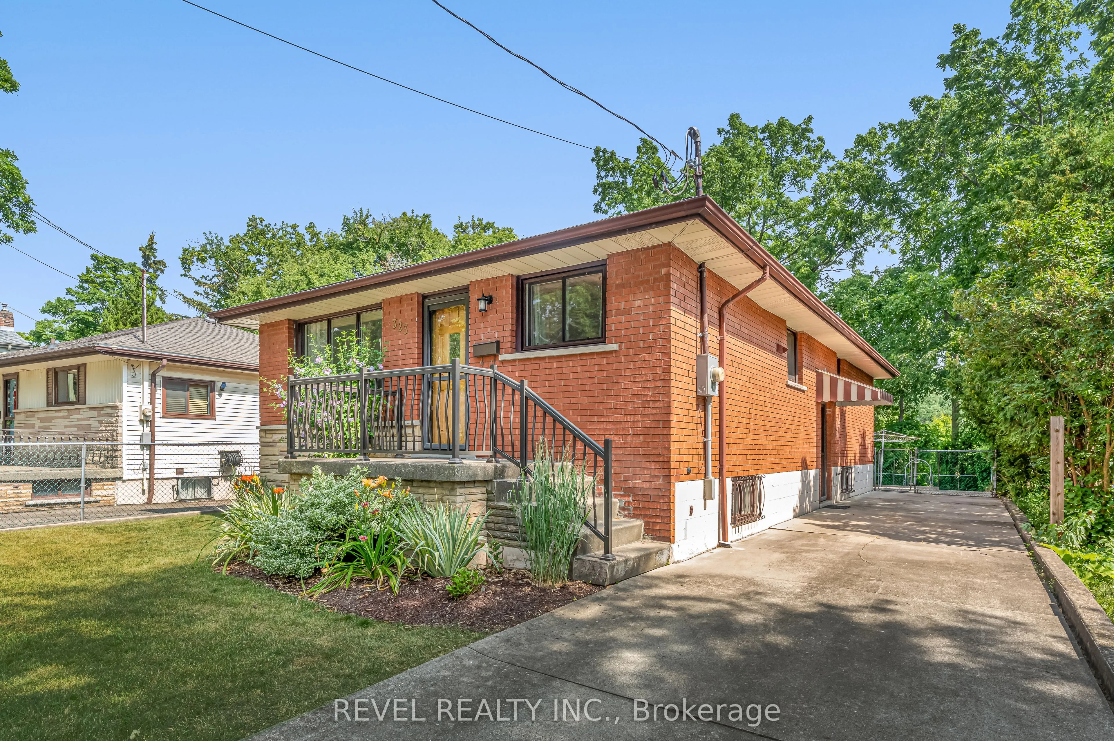 323 Hixon Road