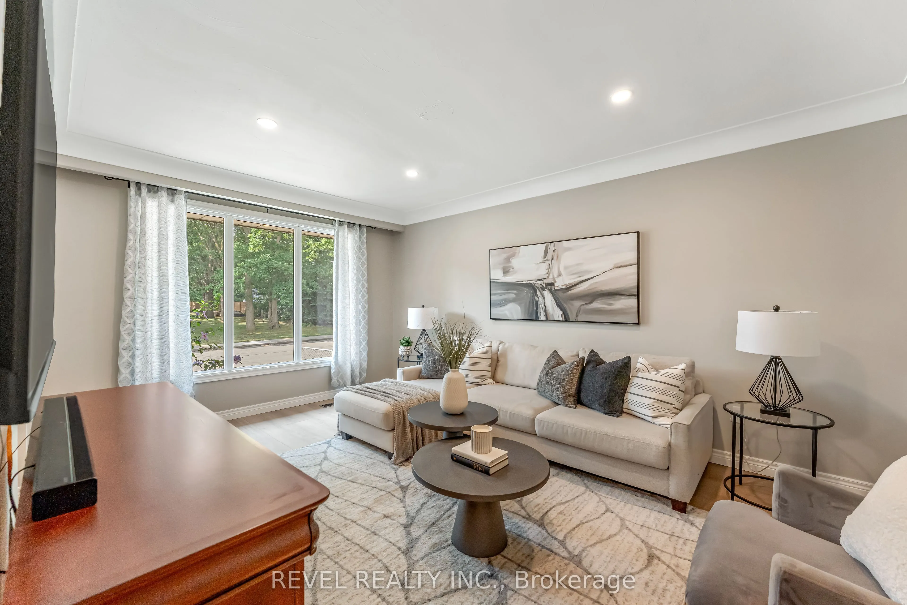 323 Hixon Road