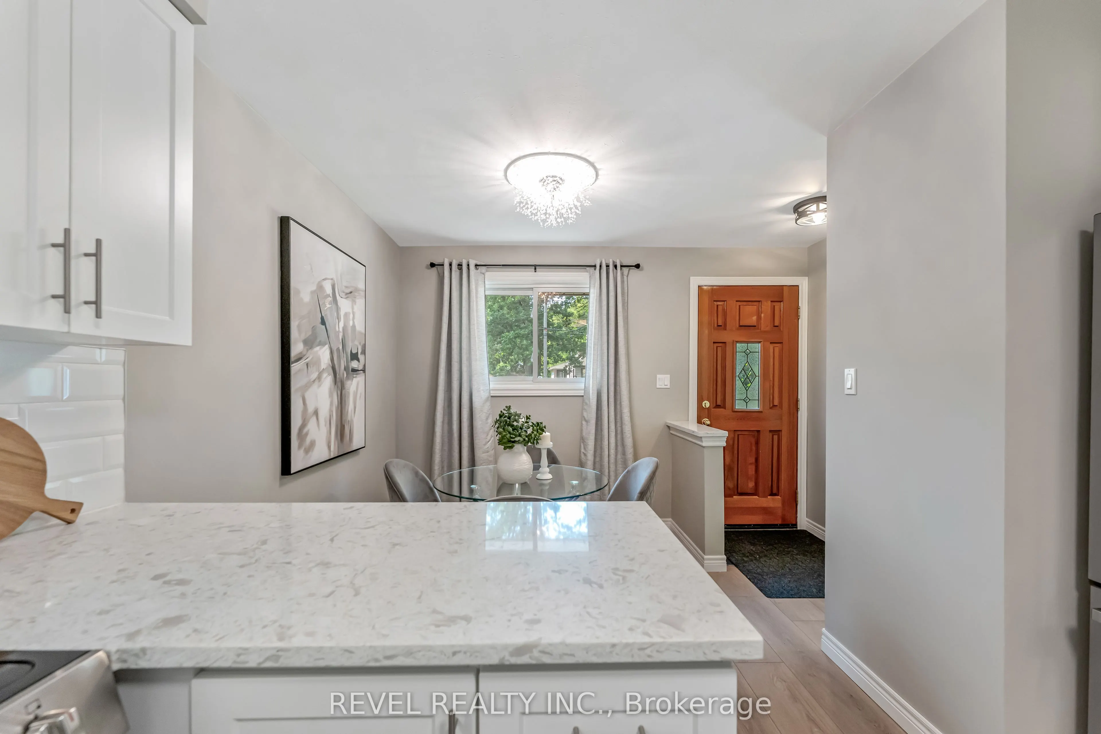 323 Hixon Road