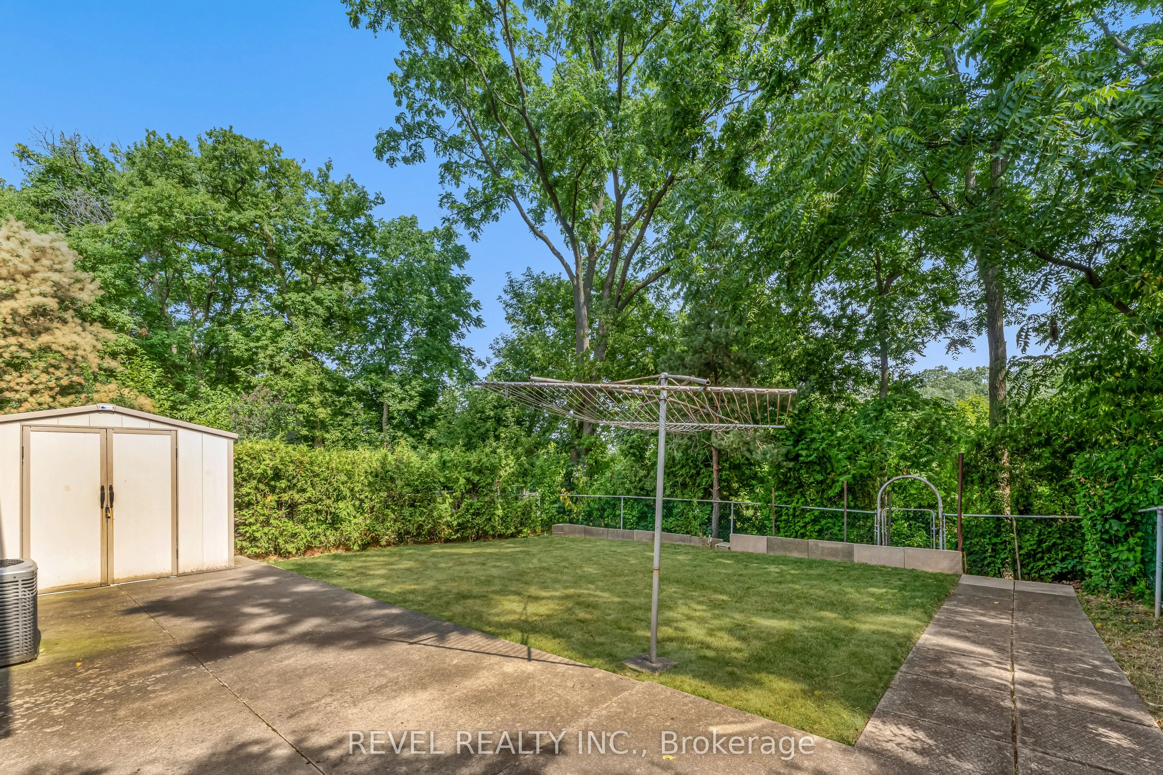 323 Hixon Road