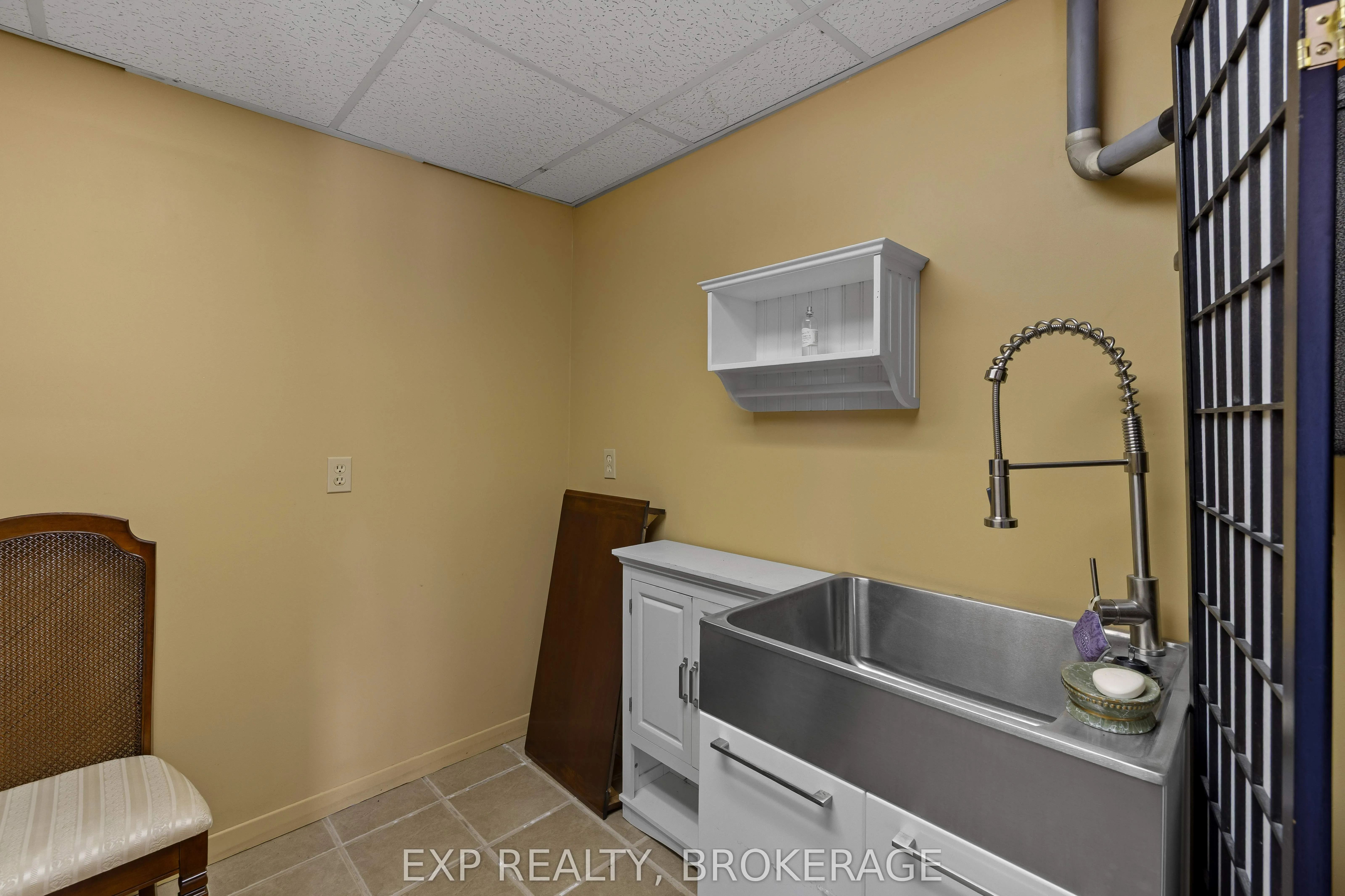 3037 Hilltop Lane