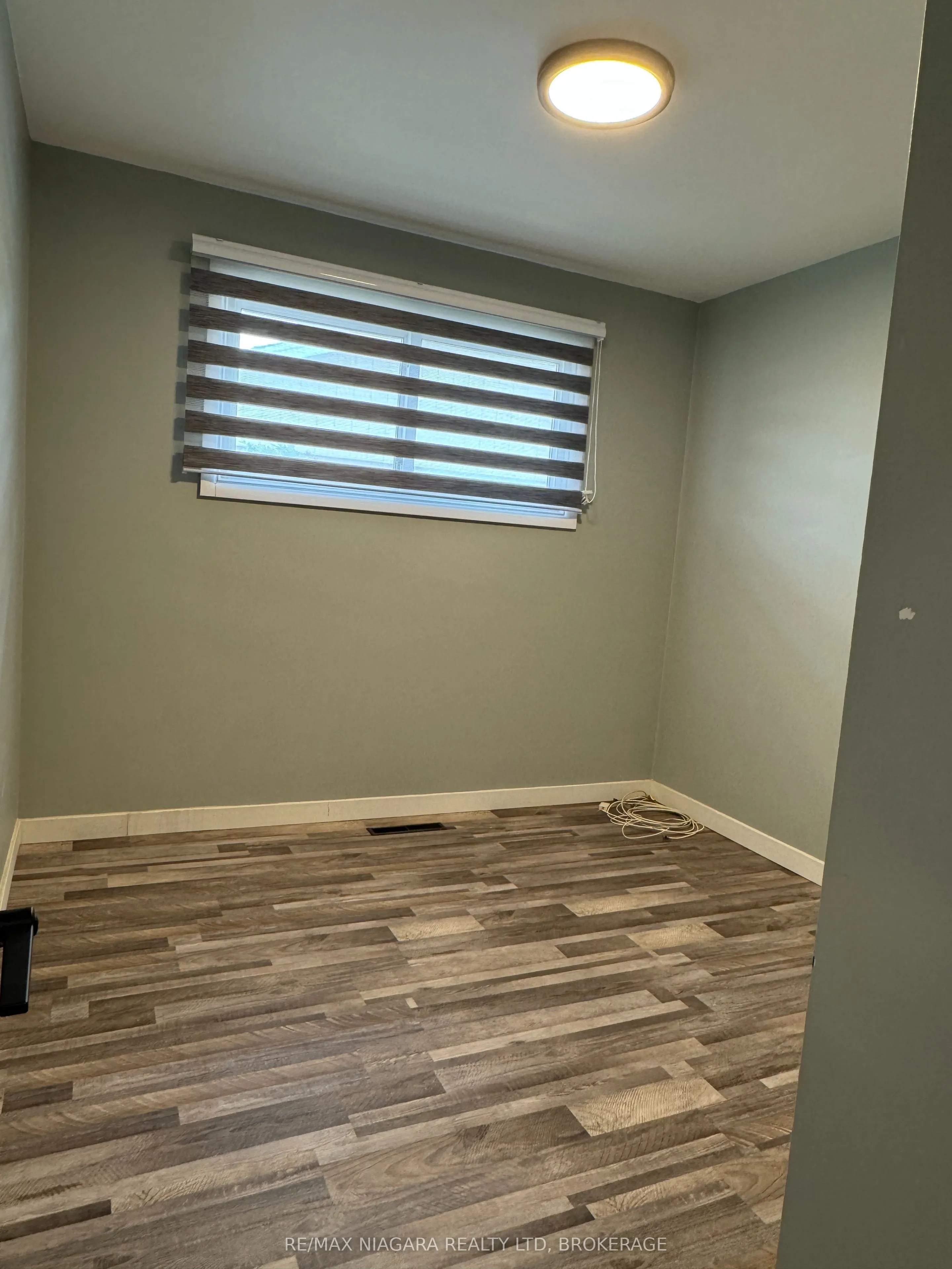 287 Santone Avenue Avenue, #Main Floor