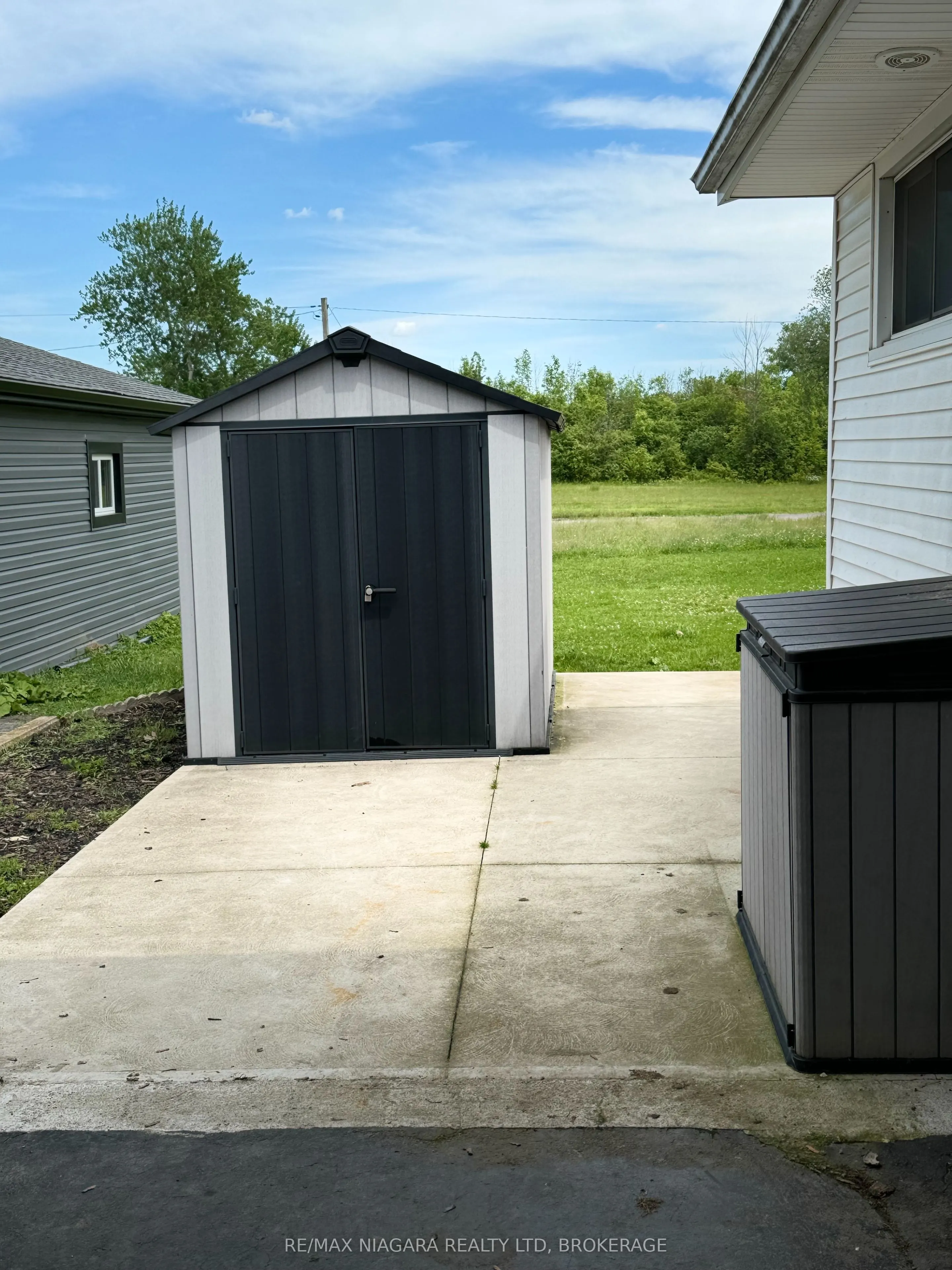 287 Santone Avenue Avenue, #Main Floor