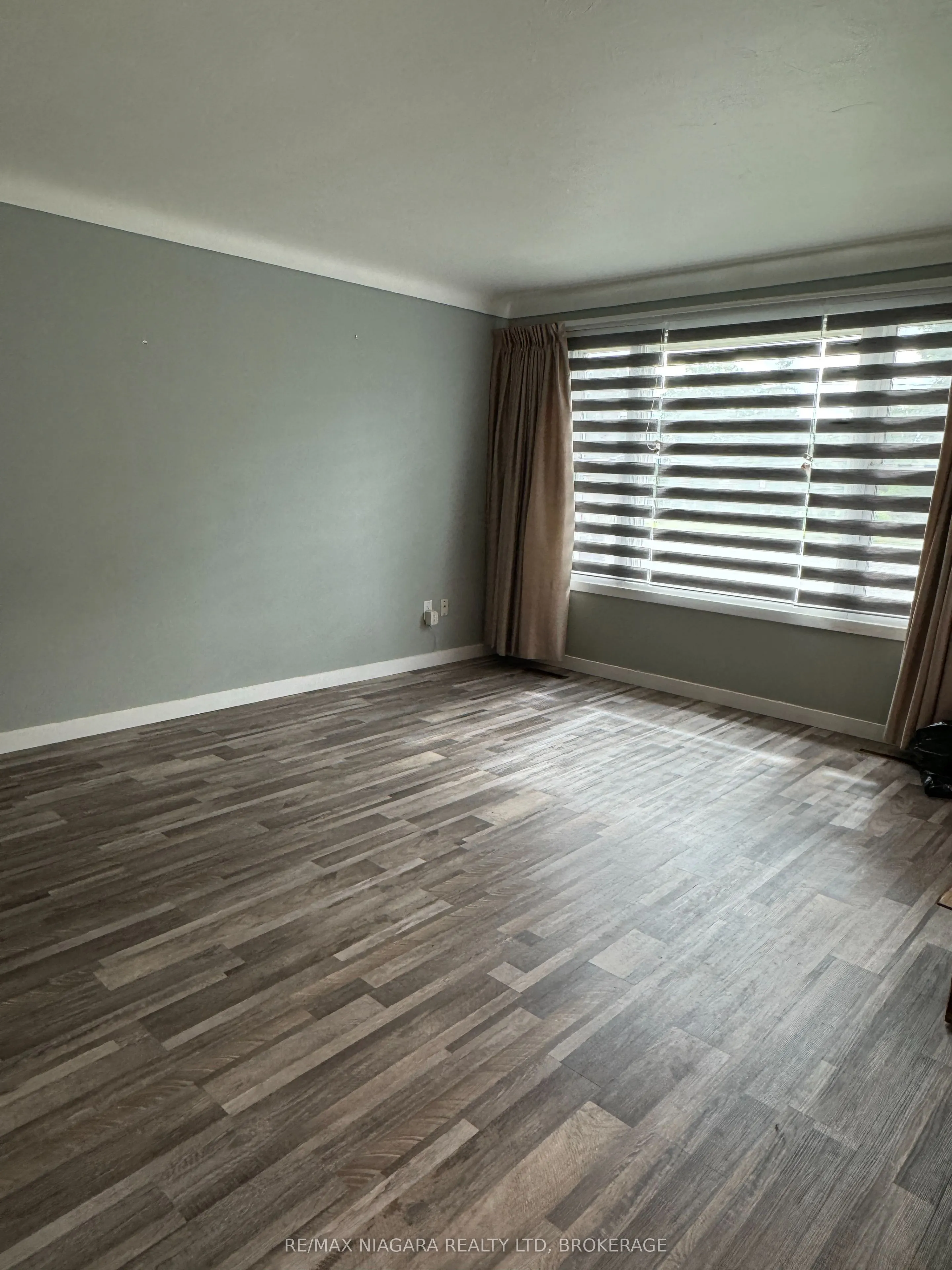 287 Santone Avenue Avenue, #Main Floor