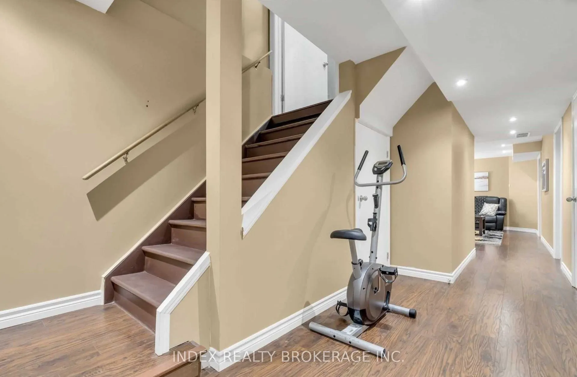 3389 Georgeheriot Lane