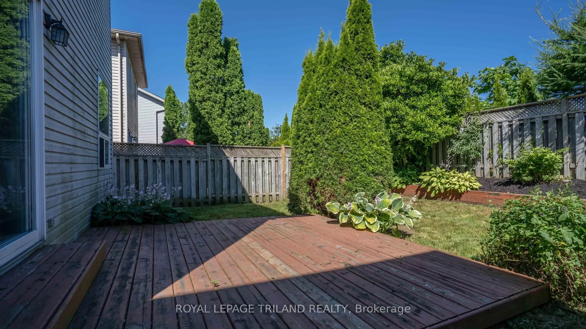 223 SIMPSON Crescent