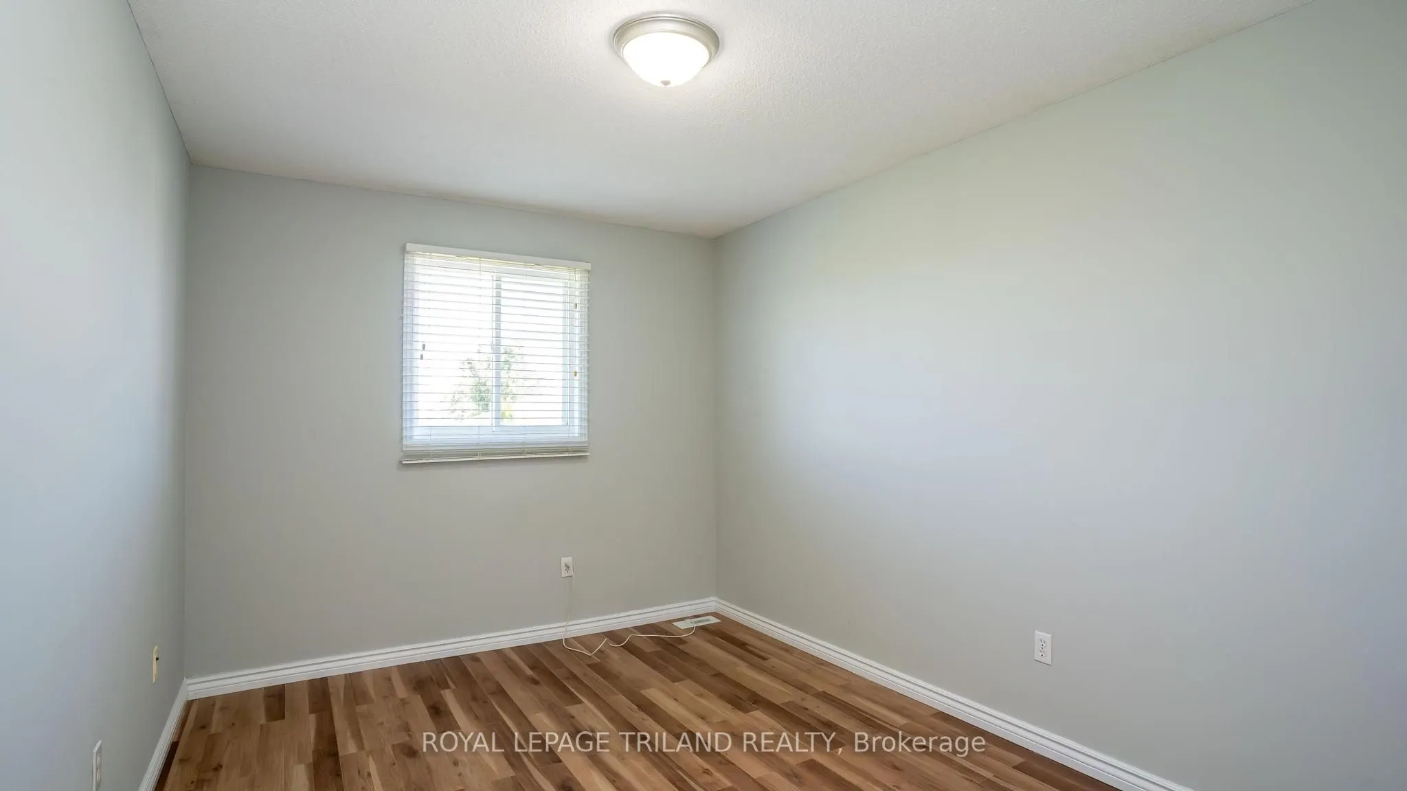 223 SIMPSON Crescent