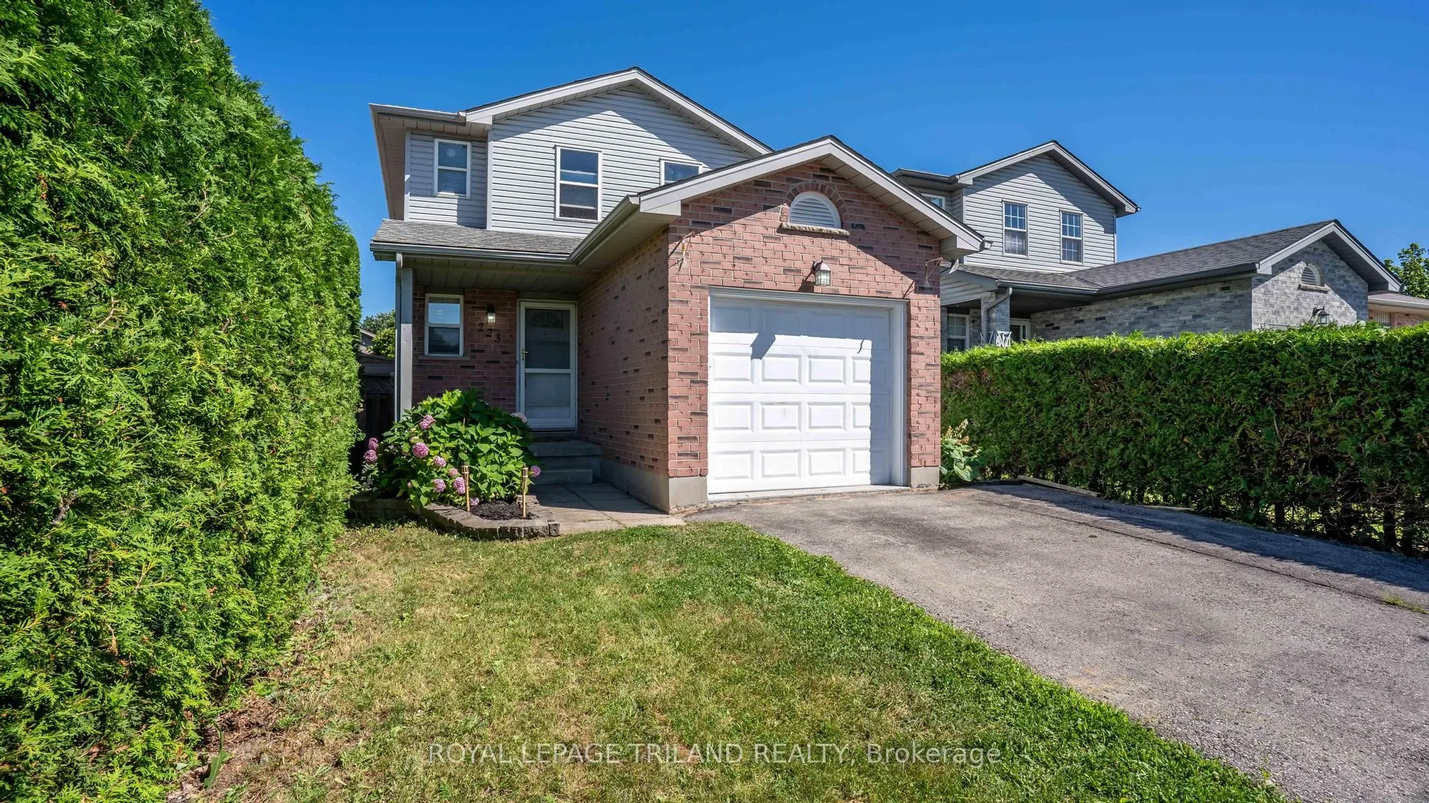 223 SIMPSON Crescent