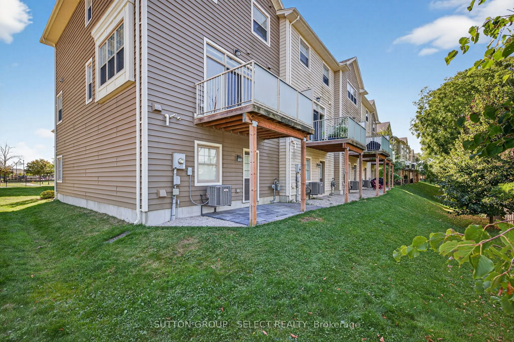 1040 CORONATION Drive, #29