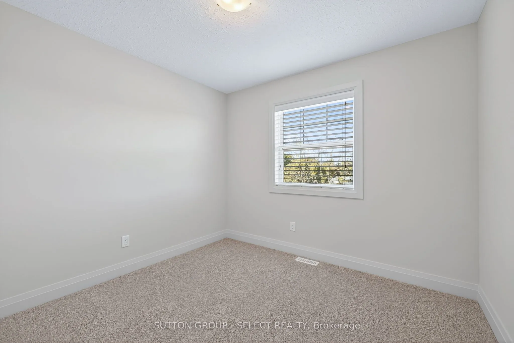 1040 CORONATION Drive, #29