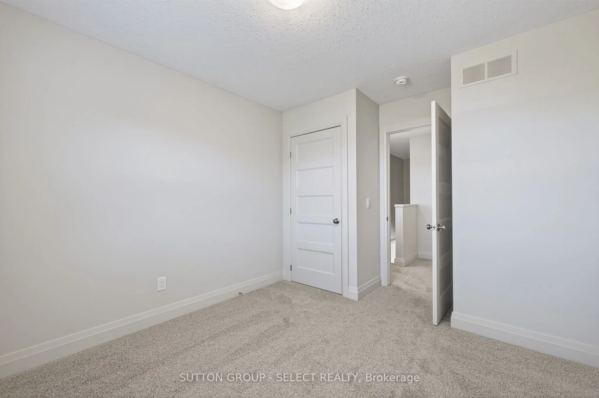 1040 CORONATION Drive, #29