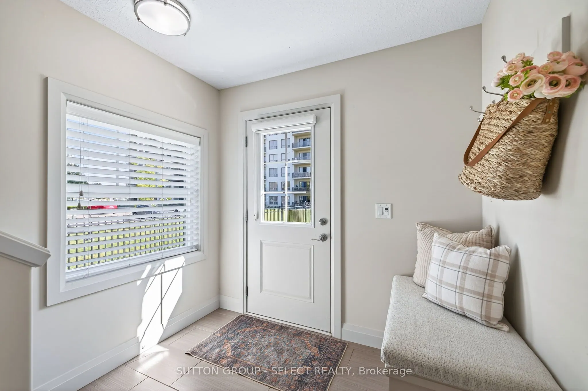 1040 CORONATION Drive, #29