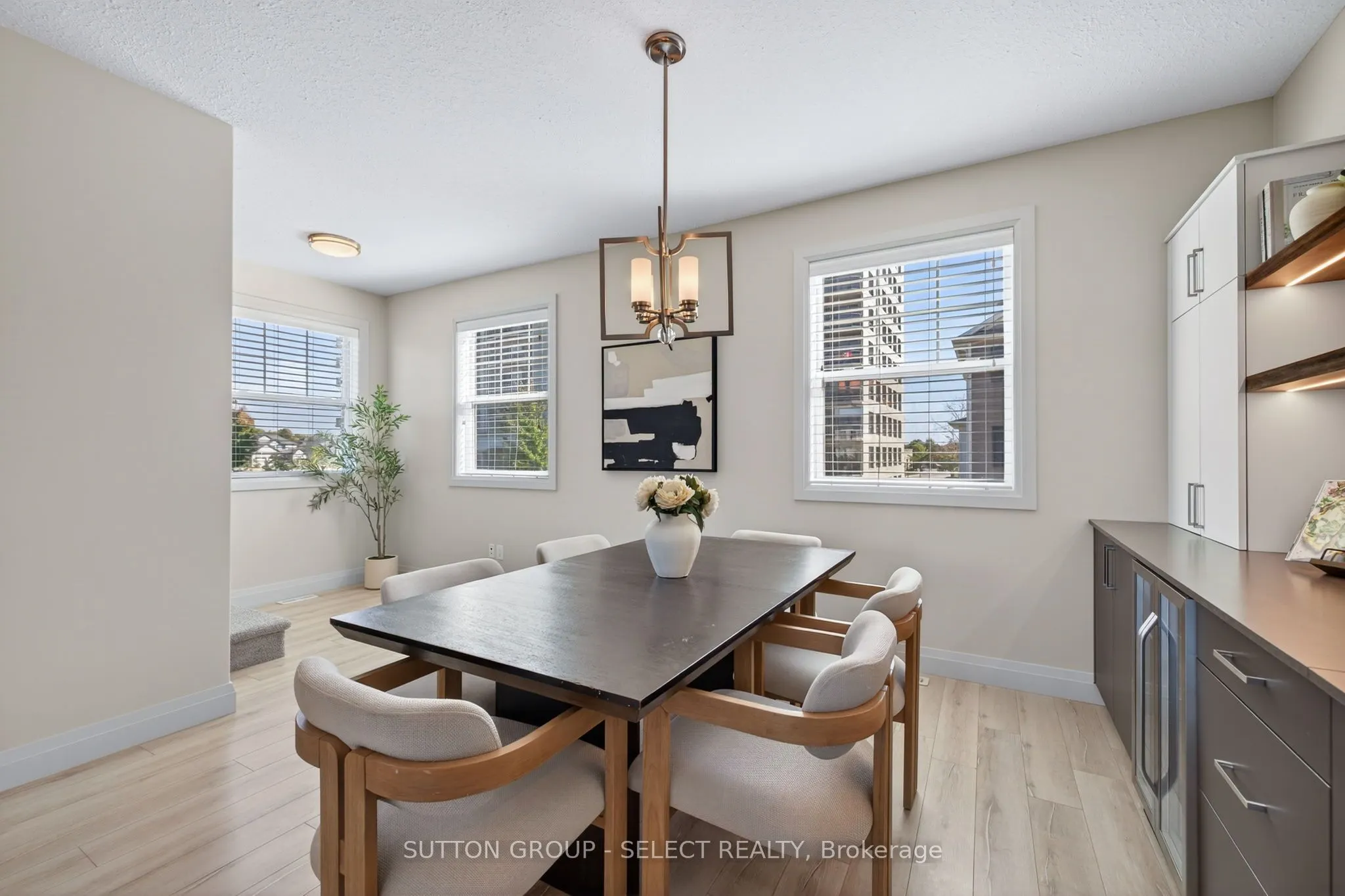 1040 CORONATION Drive, #29