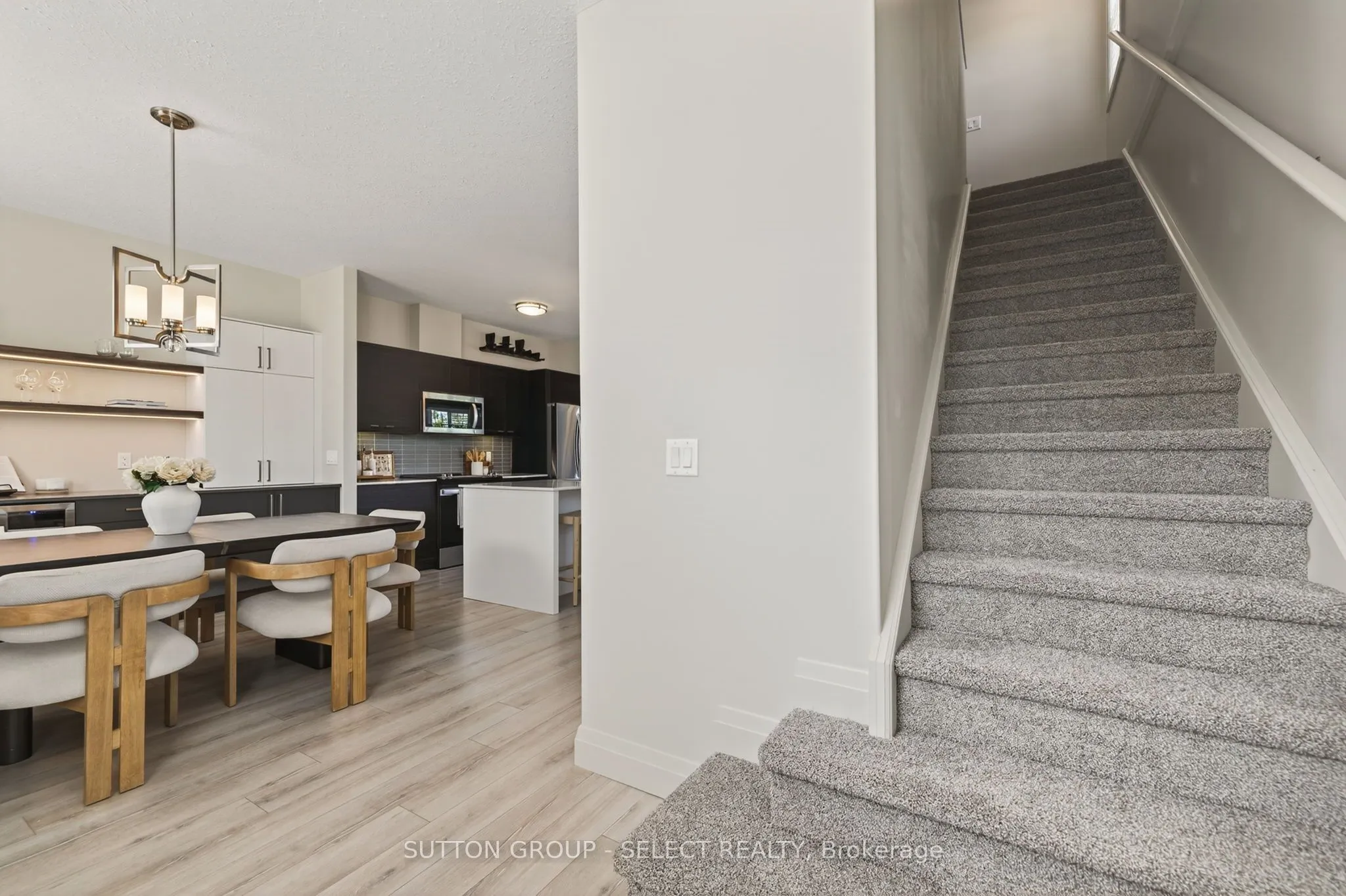 1040 CORONATION Drive, #29