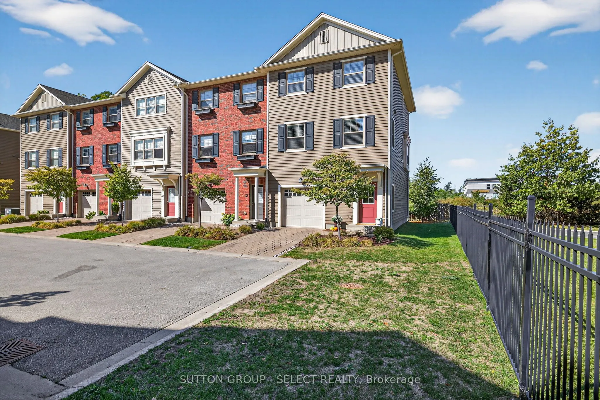 1040 CORONATION Drive, #29