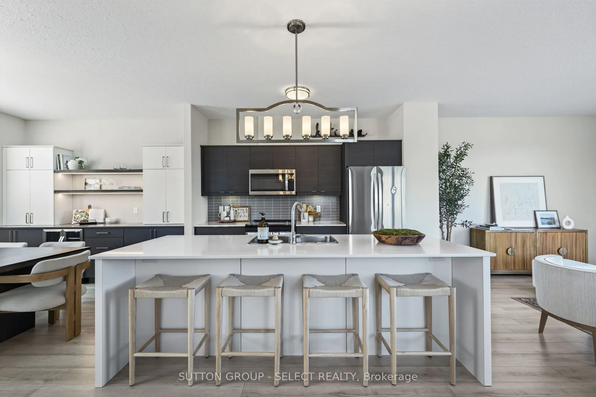1040 CORONATION Drive, #29