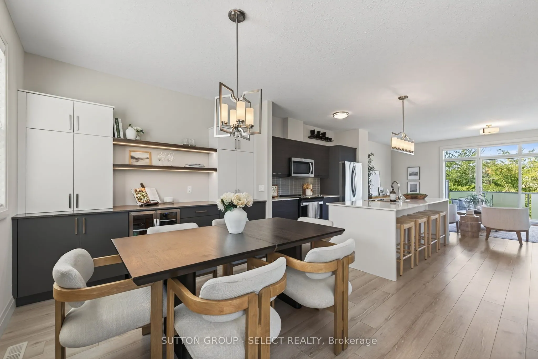 1040 CORONATION Drive, #29