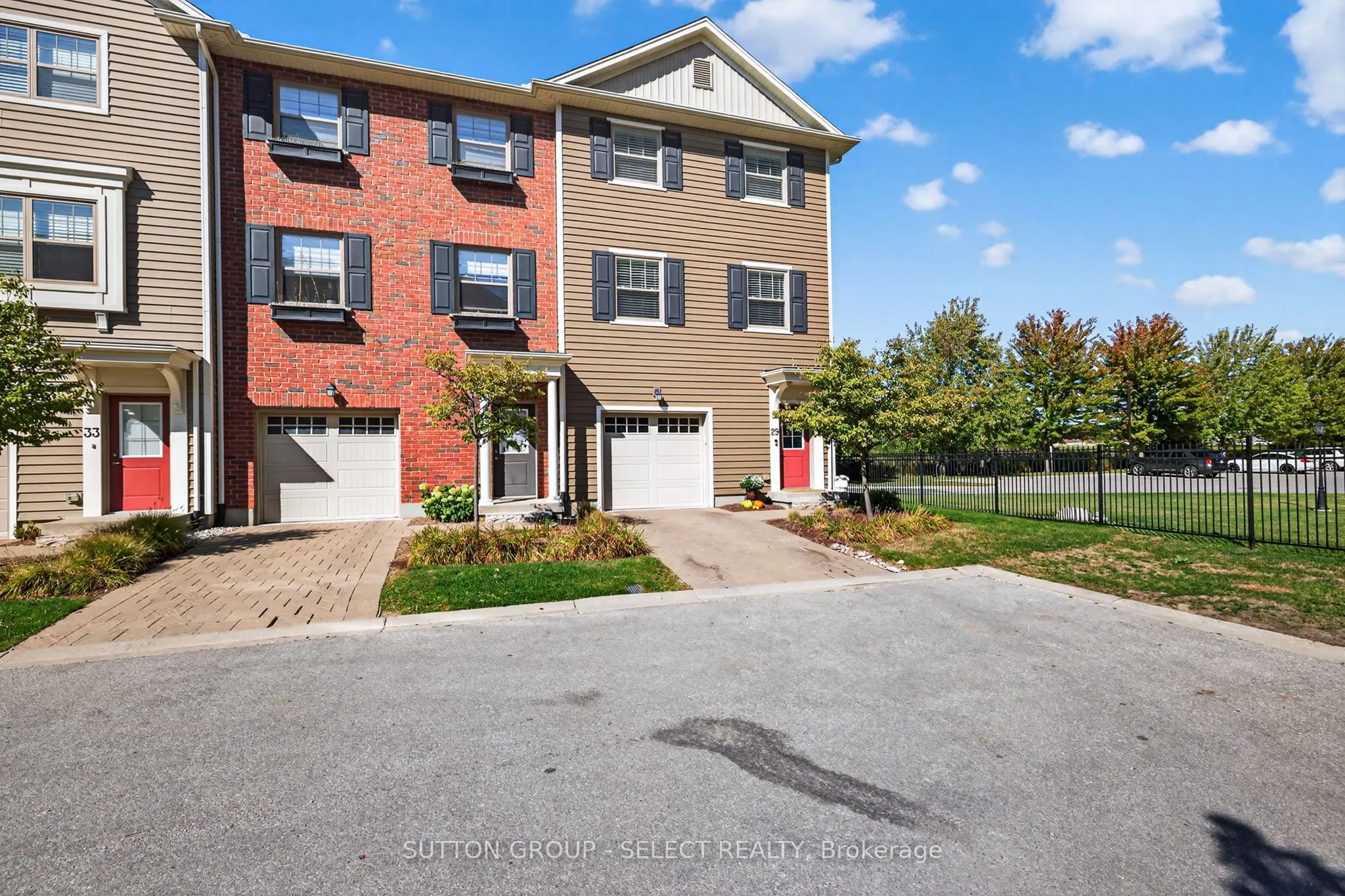 1040 CORONATION Drive, #29